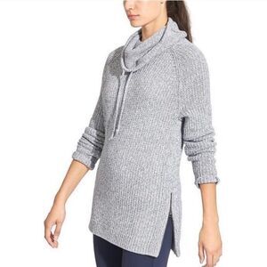 Athleta turtleneck sweater zipper sides size xxs